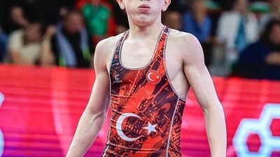 Bulgaristan’ın Samokov kentinde düzenlenen U17 Avrupa Güreş Şampiyonası’nda milli güreşçi