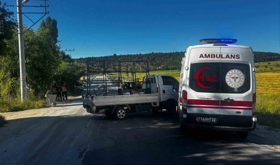 Bilecik’te ambulans ile kamyonetin çarpışması sonucu trafik kazası meydana geldi.