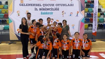 Balıkesir’in Ayvalık ilçesinin kırsal mahallerinden biri olan Çakmak Köyü öğrencileri,