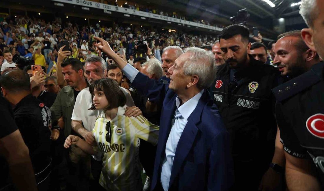 Fenerbahçe Olağanüstü Seçimli Genel Kurul Toplantısı’nda Aziz Yıldırım, 8 yıl