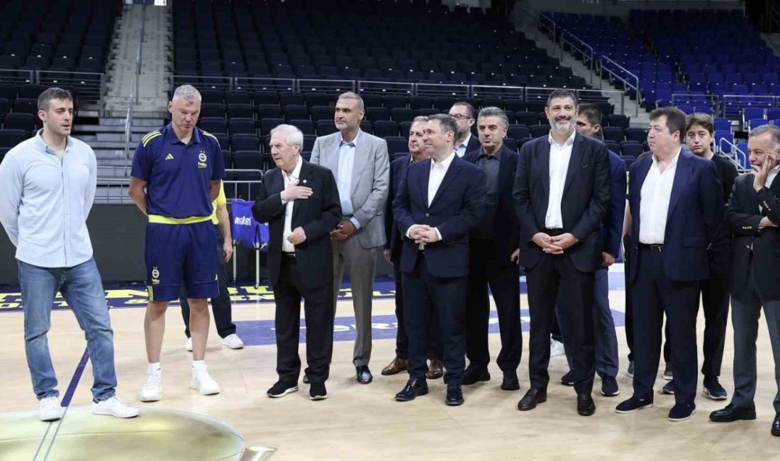 Fenerbahçe Başkanı Aziz Yıldırım ve Yönetim Kurulu Üyeleri, Fenerbahçe Erkek