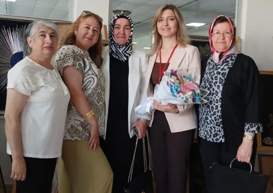 Burhaniye ilçesinde, Halk Eğitim Merkezinin Bahçelievler Mahallesi muhtarlık binasında açılan