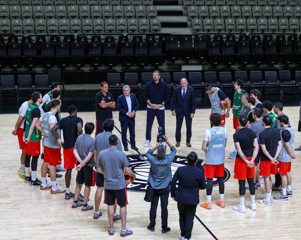Gençlik ve Spor Bakanı Dr. Osman Aşkın Bak, FIBA 2027