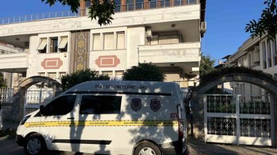 İstanbul Bakırköy’de yaşadıkları villada çıkan tartışmada ağabey, kardeşini silahla vurarak