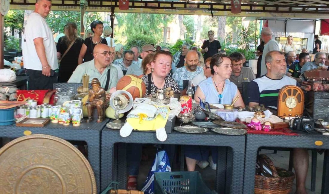 Burhaniye ilçesinde, hayat pahalılığının artması ikinci el mezatlarına olan ilgiyi