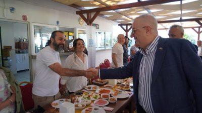 Edremit Belediye Başkanı Mehmet Ertaş, basın mensuplarıyla bir araya gelerek