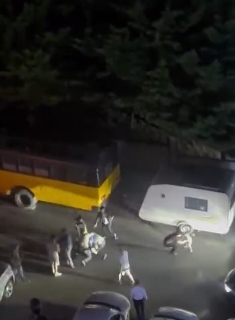 Beylikdüzü’nde yol kavgasında bir kişinin çocuğunun gözü önünde darp edilip