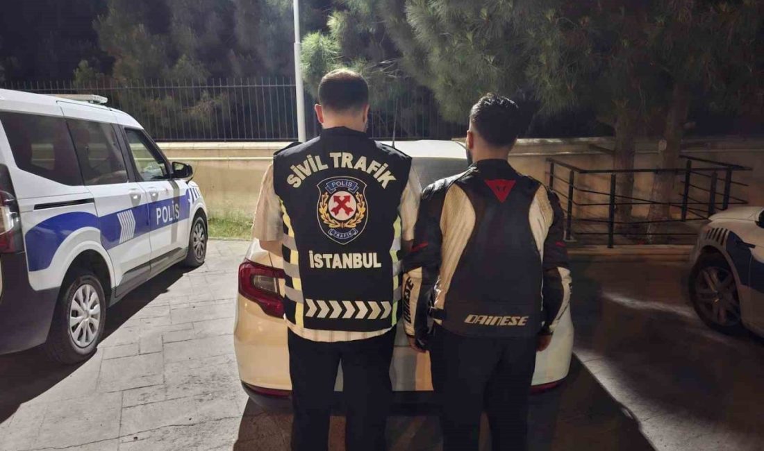 Beylikdüzü’nde trafikte bir sürücüyü rahatsız ederek, yakalanmamak için plakasını eğen