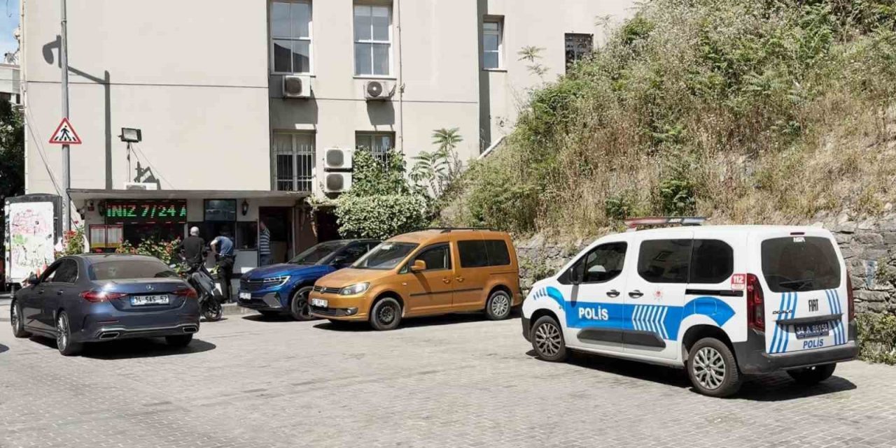 İstanbul Beyoğlu’nda otopark çalışanı uğradığı silahlı saldırı sonucu yaralandı. Polis