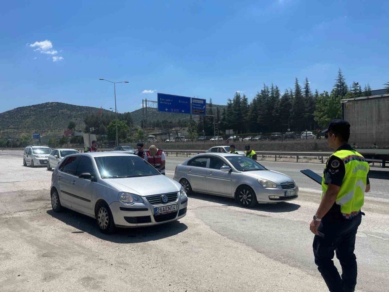 Bilecik’te 758 şahıs ve 221 araç sürücüsü sorgulandı. Edinilen bilgilere