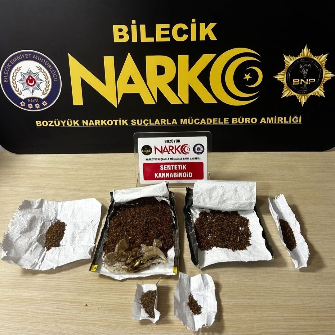 Bilecik’in Bozüyük ilçesinde düzenlenen uyuşturucu operasyonunda 2 şüpheli şahıs gözaltına