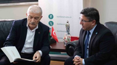 Birlik Vakfı yöneticileri ve temsilcilerinden oluşan heyet, Balıkesir Üniversitesi Rektörü