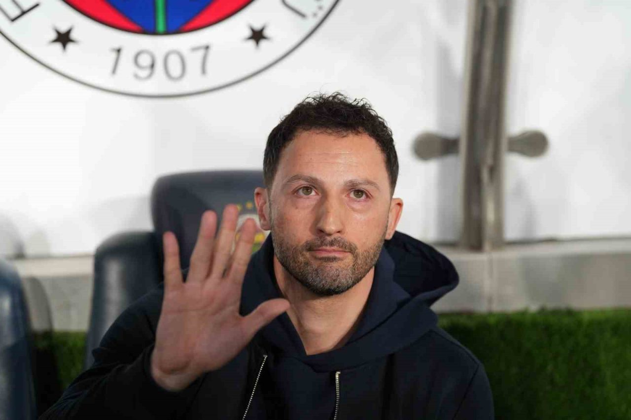 Serie A ekiplerinden Bologna, Domenico Tedesco’nun teknik direktörlük görevine getirildiğini