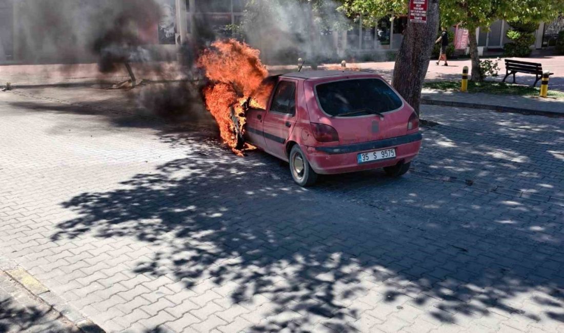 Burhaniye ilçesinde bir araçta çıkan yangın, itfaiye ekiplerinin hızlı müdahalesiyle