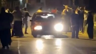 Bursa’da iki grup arasında çıkan kavgada tekme, tokat ve sopalar