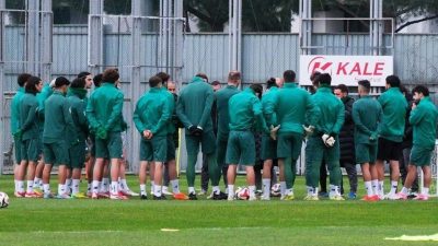 Trendyol 1. Lig’de şampiyonluk mücadelesi vermeye hazırlanan Bursaspor’un yeni sezon