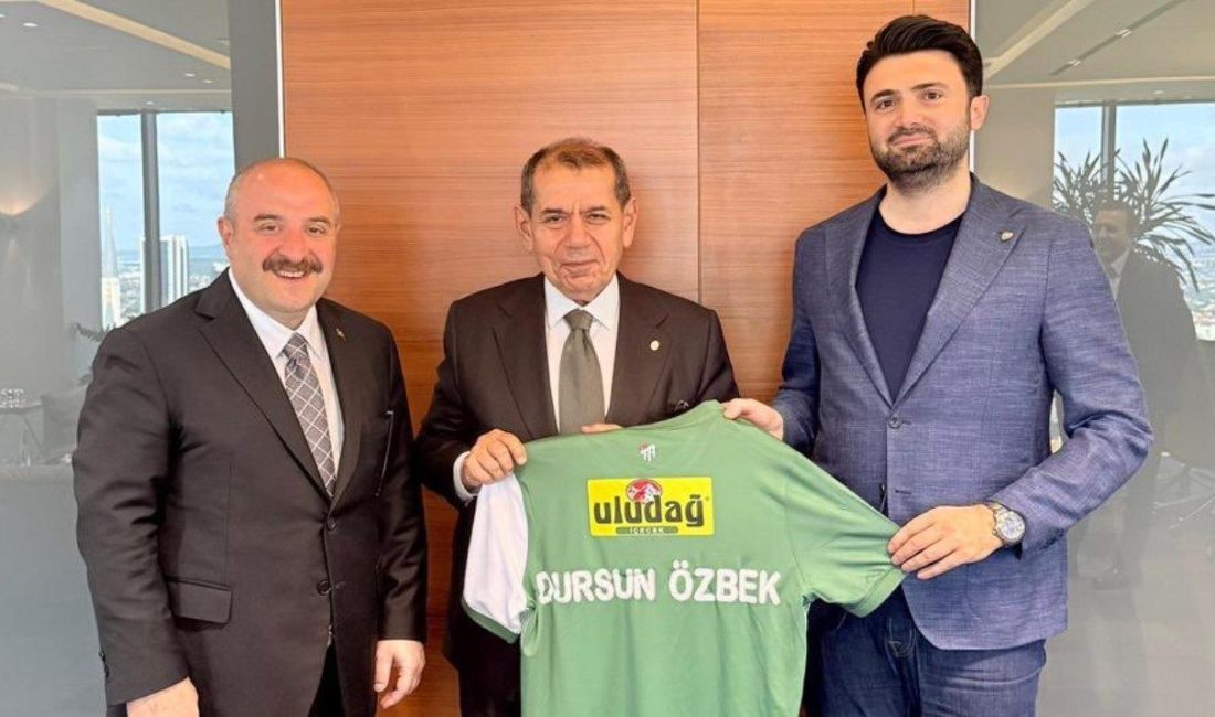 Bursaspor Kulübü Başkanı Enes Çelik, AK Parti Bursa Milletvekili Mustafa