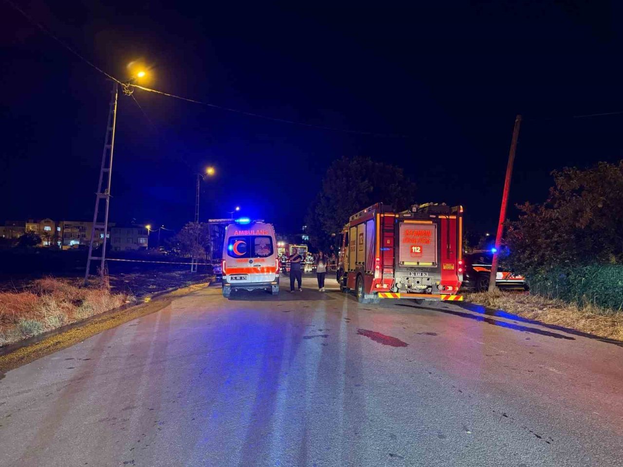 Büyükçekmece’de park halindeki tırda yangın çıktı. Olayda yaralanan olmazken, tır