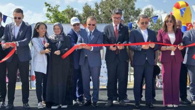Çanakkale’de Ezine Belediyesi destekleriyle düzenlenen BilimFest Çanakkale’nin açılışı gerçekleştirildi. Programda