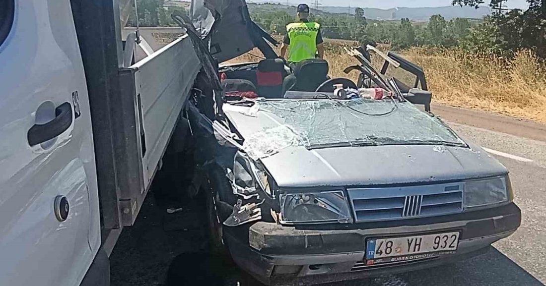 Çanakkale’nin Çan ilçesinde dün kamyonete arkadan çarpan otomobilde ağır yaralanan