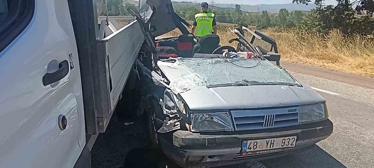 Çanakkale’nin Çan ilçesinde dün kamyonete arkadan çarpan otomobilde ağır yaralanan