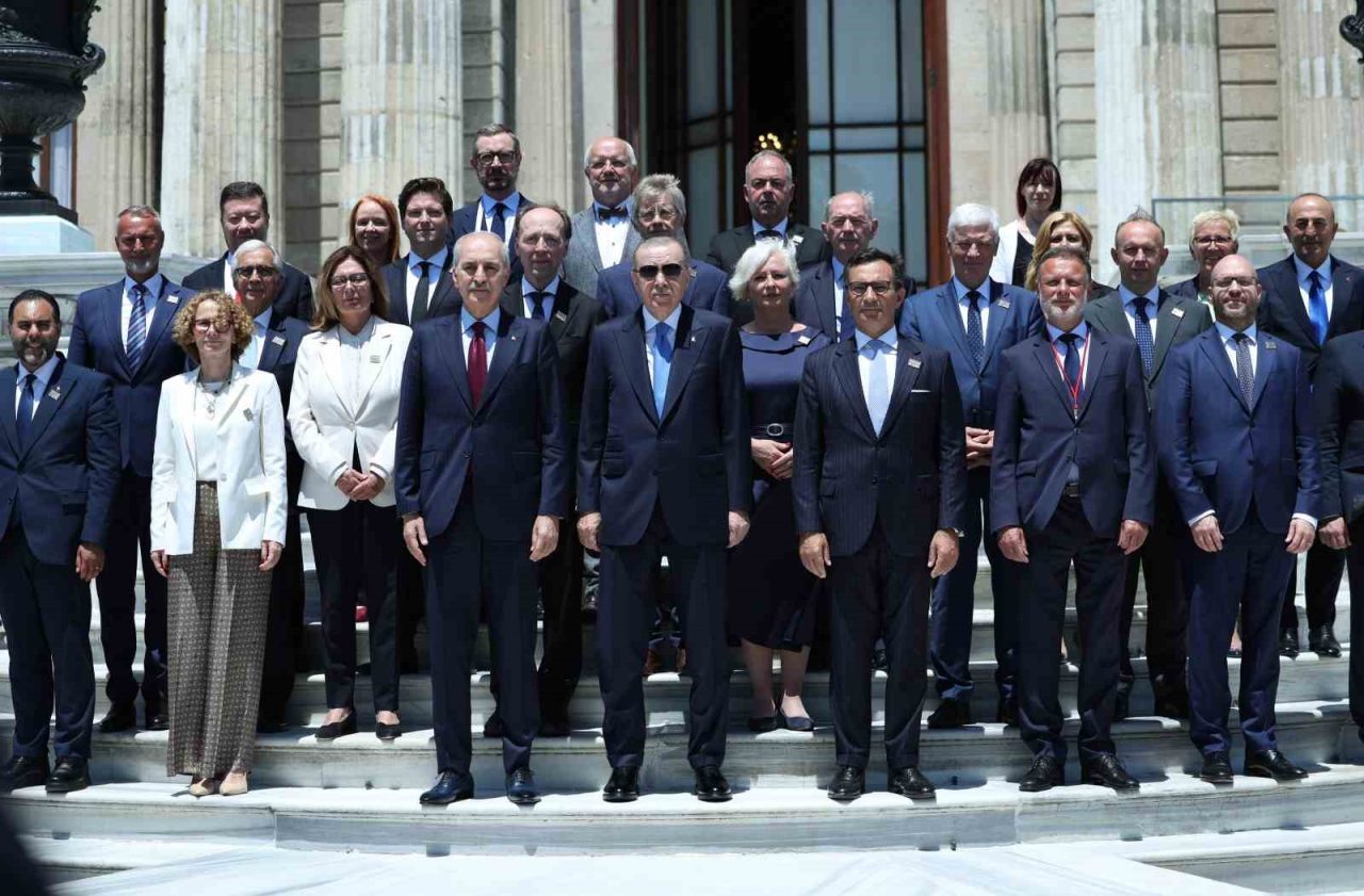 Dolmabahçe Sarayı’nda düzenlenen NATO Parlamento Başkanları Zirvesi’ne katılan Cumhurbaşkanı Recep