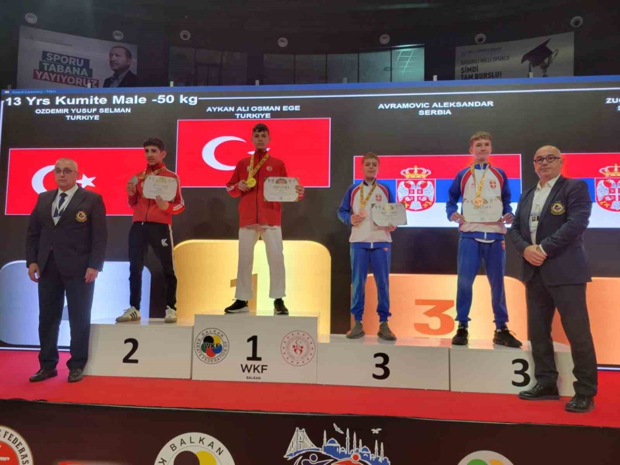 Darıca Belediyesi Eğitim ve Spor Kulübü sporcuları, İstanbul’da düzenlenen Balkan