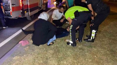 Bursa’nın İnegöl ilçesinde meydana gelen kazada devrilen motosikletten düşen genç