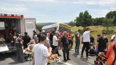 EDİRNE (İHA) – Edirne’nin Keşan ilçesinde yolcu minibüsünün önünde seyreden
