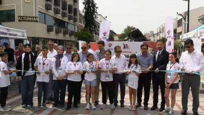 Edirne’de ilk kez düzenlenen Bilim Fuarları Festivali, öğrencilerin hazırladığı birbirinden