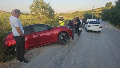 Bilecik’te meydana gelen trafik kazasında bir sürücü ehliyeti olmadığı nedeniyle