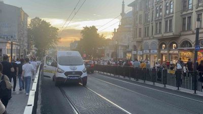 Fatih’te raylara düşen 6 yaşındaki çocuk, tramvayın altında kalarak hayatını