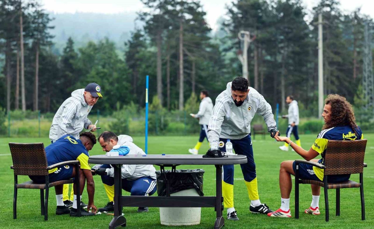Yeni sezon hazırlıklarını Topuk Yaylası Tesisleri’nde sürdüren Fenerbahçe’de, oyuncular laktat