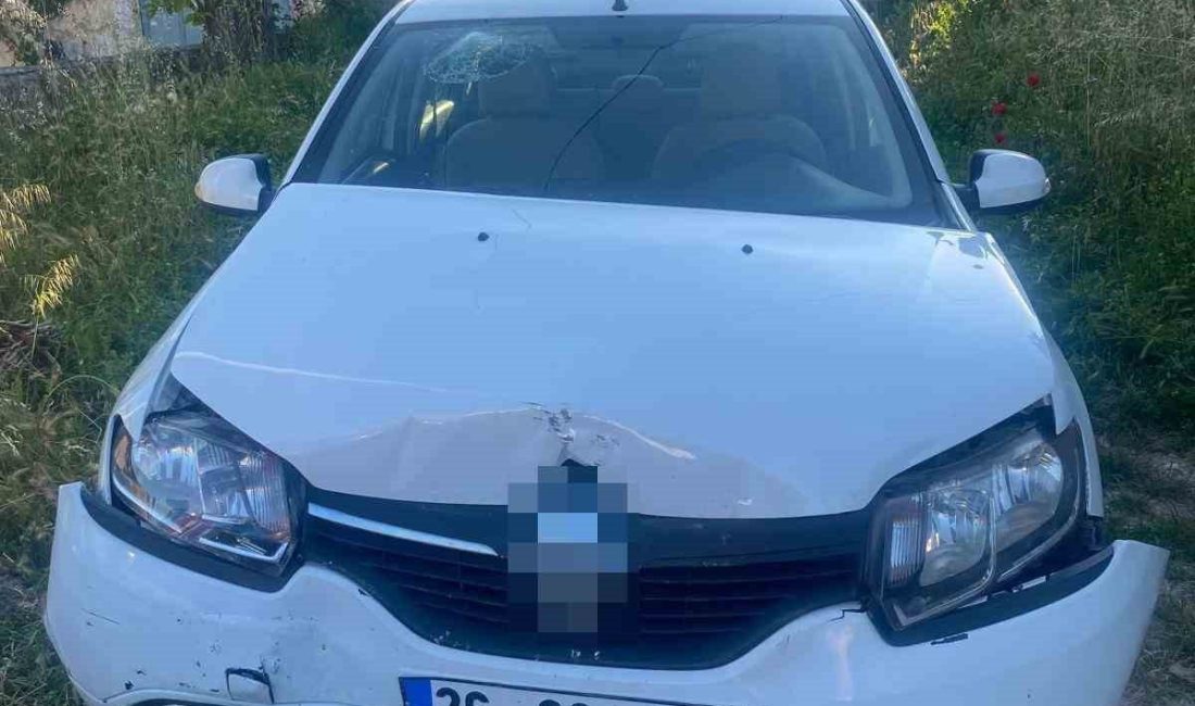 Bilecik’te seyir halindeki bir sürücü karşı yönden gelen tırdan etkilenerek