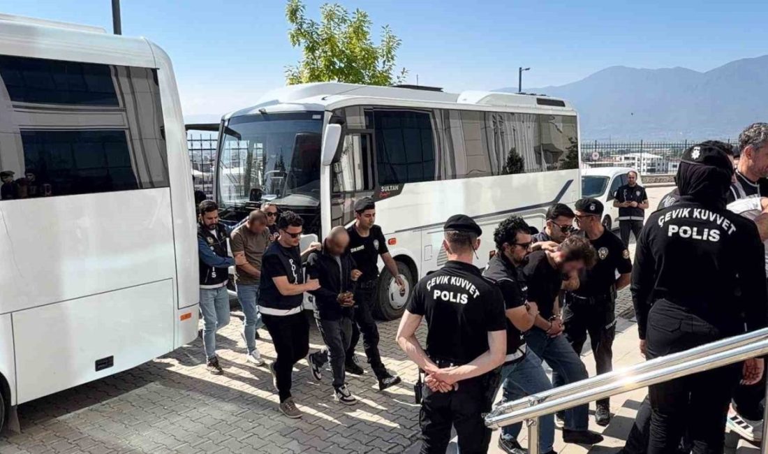 Bursa’nın Orhangazi ilçesinde, torbacılara yönelik düzenlenen hava destekli uyuşturucu operasyonunda