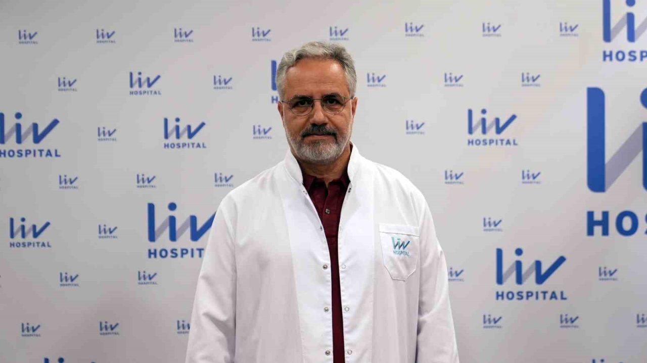 Beyin ve Sinir Cerrahisi Uzmanı Prof. Dr. Serdar Kahraman, robotik