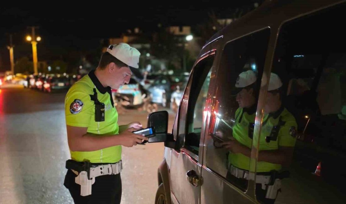 SAKARYA (İHA) –Sakarya’nın Akyazı ilçesinde polis ekiplerince gerçekleştirilen huzur ve
