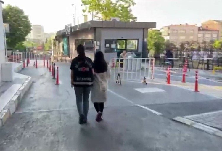 Bakırköy Cumhuriyet Başsavcılığınca, ağır hasarlı, deprem nedeniyle zarar görmüş, trafik