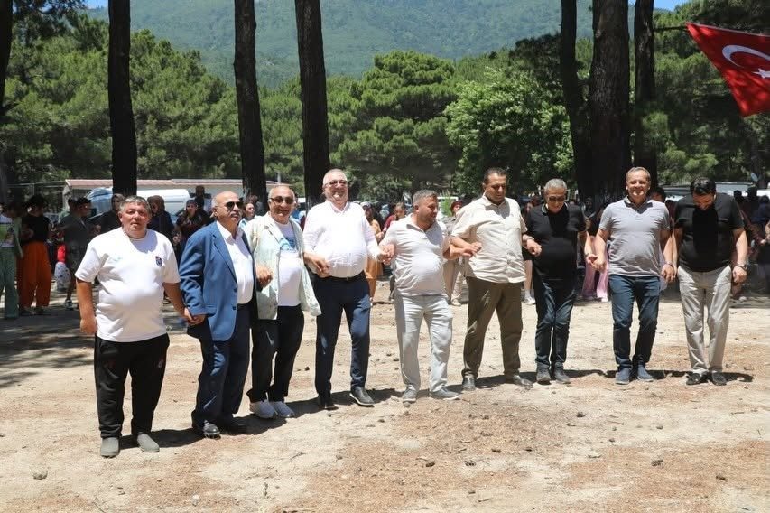 Balıkesir’in Edremit ilçesinde geleneksel olarak düzenlenen 20. Kazdağı Karadenizliler Yayla