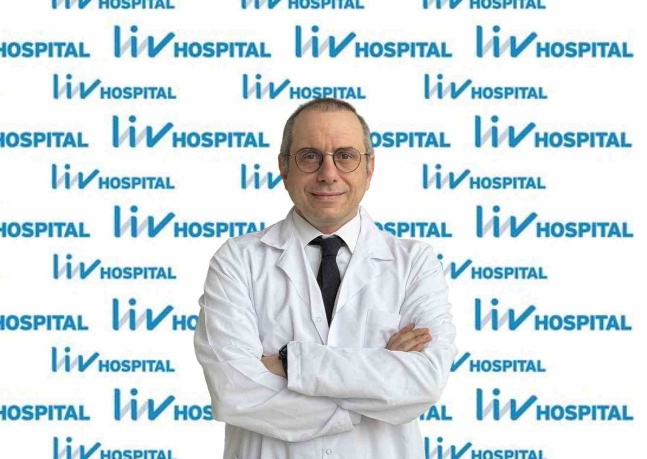 Liv Hospital Ulus Dermatoloji Uzmanı Uzm. Dr. Ömer Gezdur, yaz