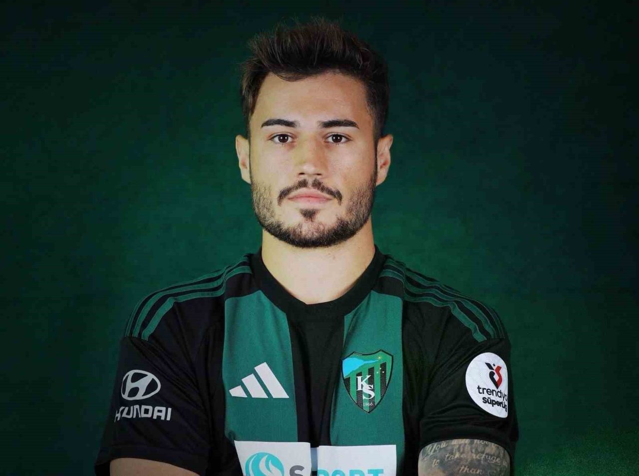 Trendyol Süper Lig ekiplerinden Kocaelispor, orta saha oyuncusu Mesut Can