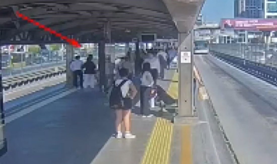 İstanbul Beylikdüzü’nde metrobüs durağında yaşanan “yan bakma” tartışmasında bıçaklanan 1