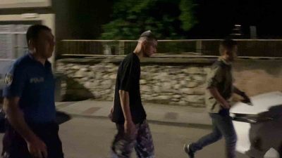 Bursa’nın İnegöl ilçesinde çocuk parkında bulunan gençlere yönelik gerçekleştirilen pompalı