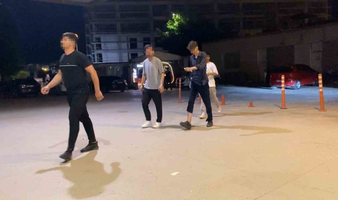 Bursa’nın İnegöl ilçesinde çocuk parkında bulunan gençlere pompalı tüfekle açılan