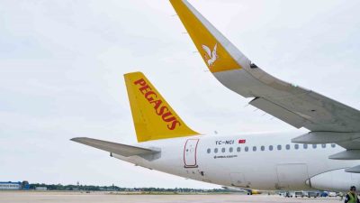 Pegasus Hava Yolları, İstanbul Sabiha Gökçen Havalimanı ile Londra Gatwick
