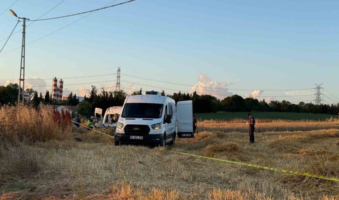 Silivri’de kontrolden çıkarak tarlaya uçan ve 2 kişinin hayatını kaybettiği