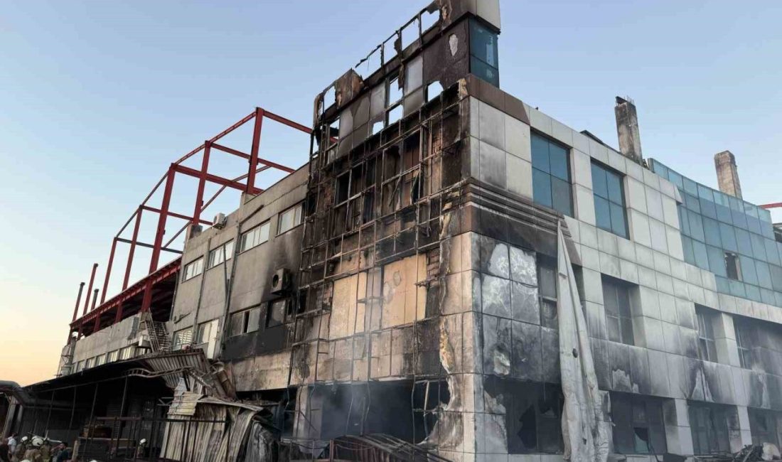 İstanbul Silivri’de iki katlı bir mobilya atölyesinde çıkan yangın, itfaiye