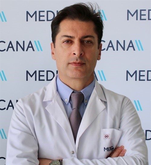 Ortopedi ve Travmatoloji Uzmanı Prof. Dr. Hayati Aygün, skolyozda erken