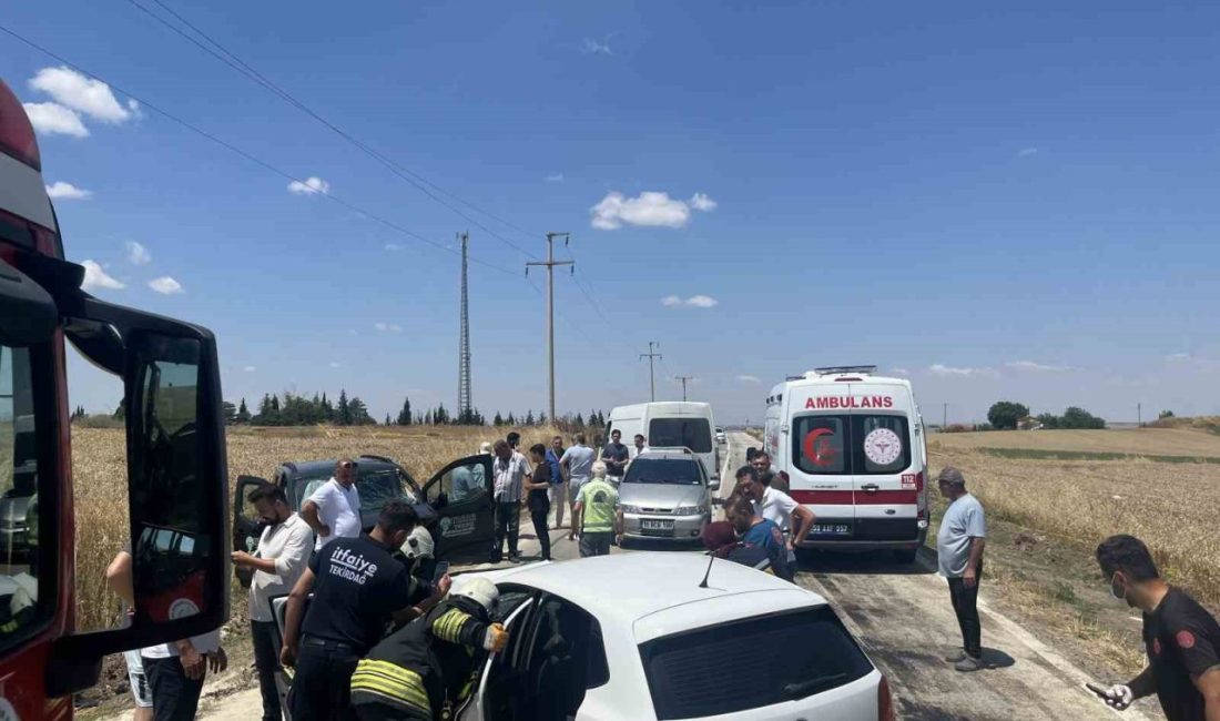 Tekirdağ’da sollamaya çıktığı iddia edilen otomobil karşı yönden gelen hafif