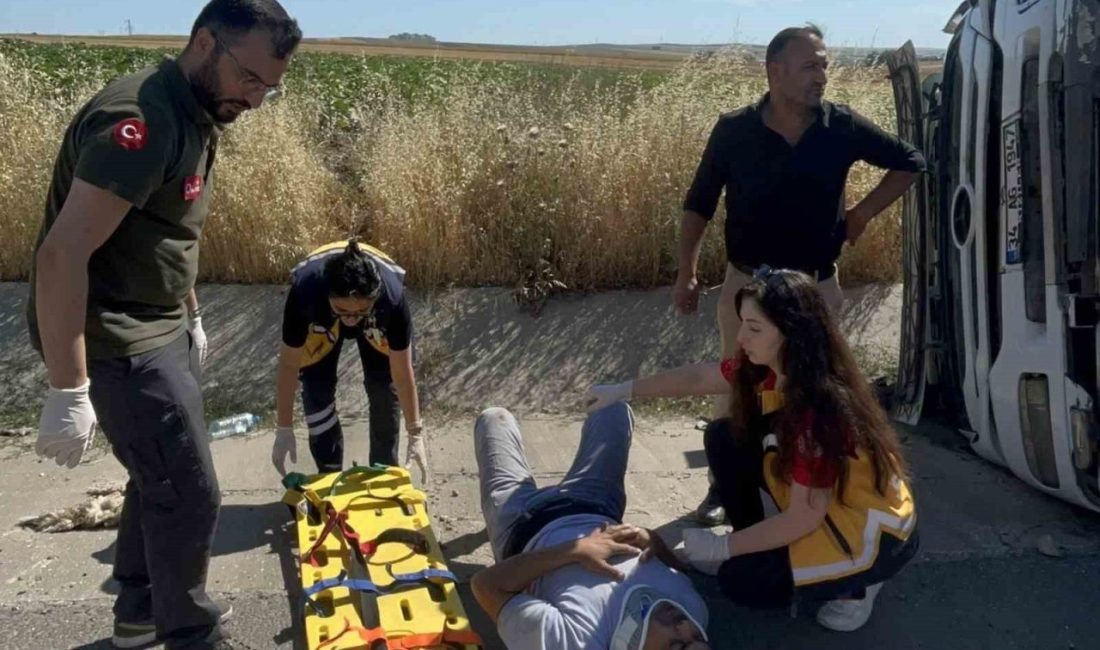 Tekirdağ’ın Ergene ilçesinde moloz yüklü kamyonunun devrilmesi sonucu şoför yaralandı.